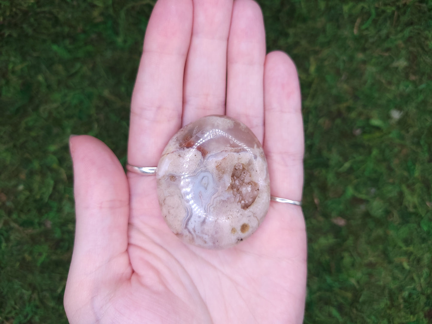 Flower Agate Palm Stone